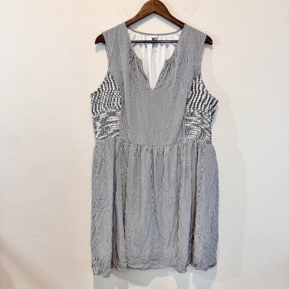 Coastal Cottagecore Old Navy Smocked Pinstripe Midi Dress Keyhole Grey XXL